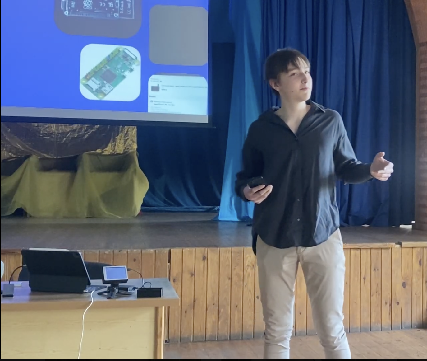Ivan presenting the ActiView prototype at school in 2025